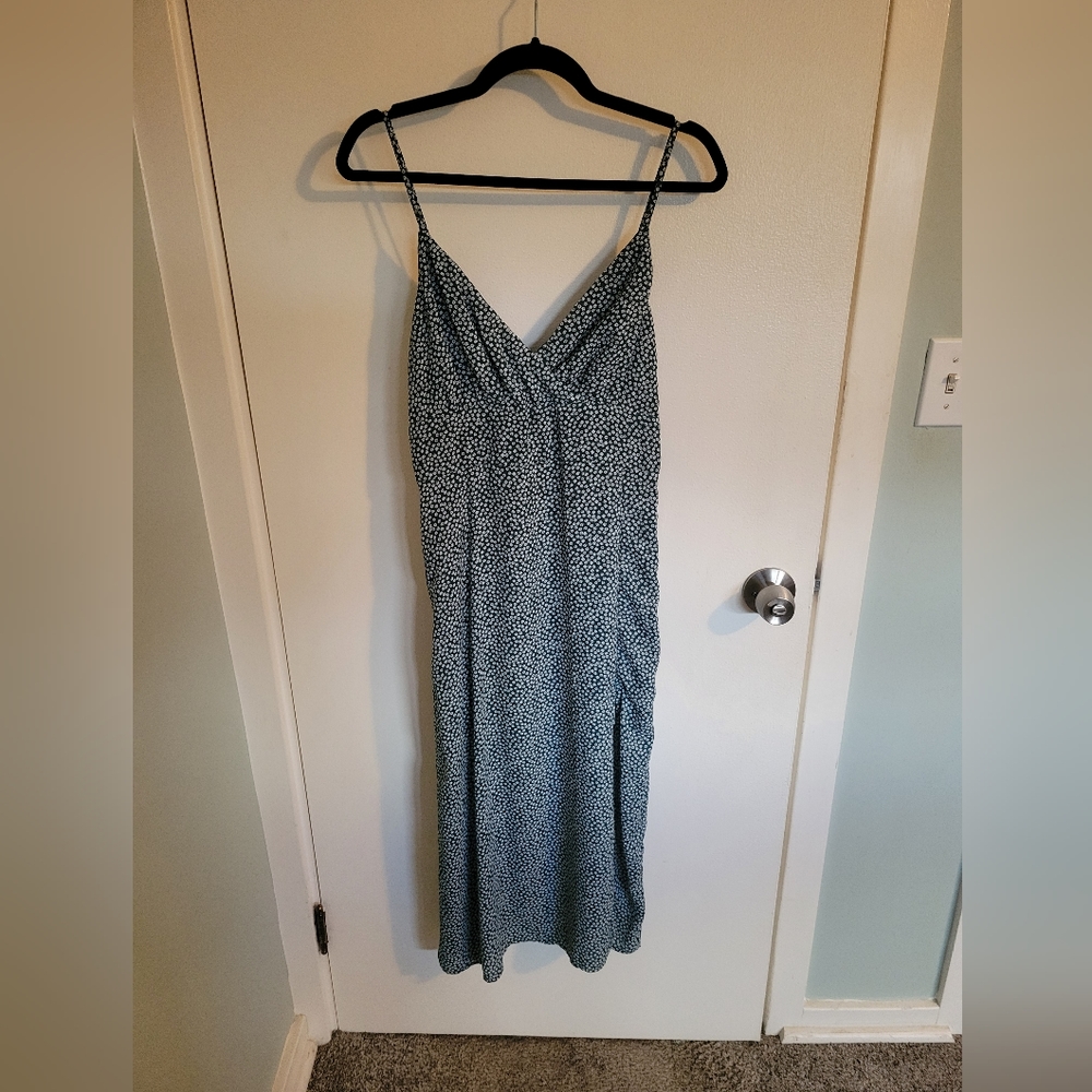 Green Abercrombie floral midi dress w side slit